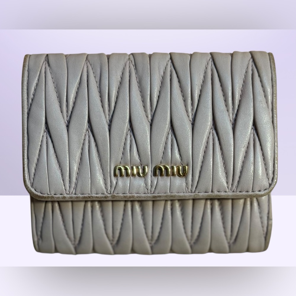 Miu Miu Matelassé Nappa Leather Wallet – Soft Lilac / Lavender – Gold Hardware